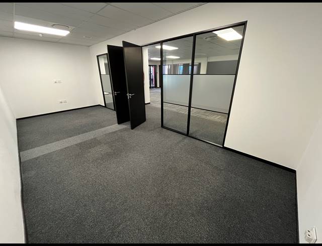 374M² OFFICE TO LET IN MILNERTON CENTRAL